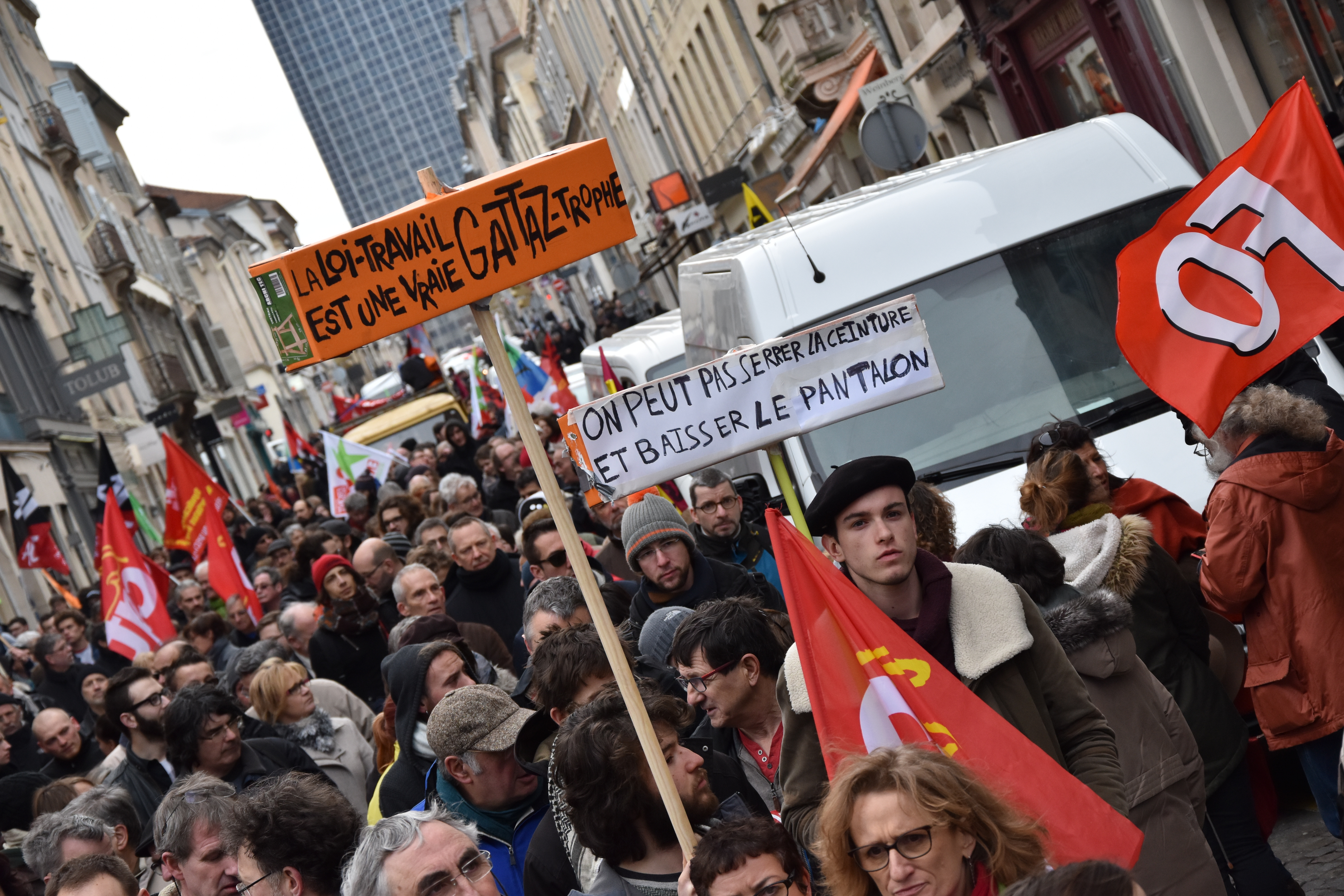 Des slogans plutôt inspirés sur les pancartes à Nancy - Crédits Photo : Jérome Besch